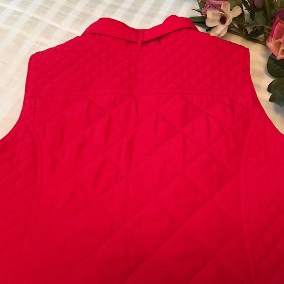 NWOT Crown & Ivy Red Quilt Soft Silk Zip Vest (PL) - Picture 10 of 16